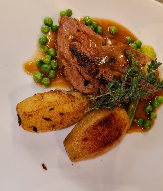 Assiette de spécialité maison à La Toscane pour déjeuner ou dîner à Ouistreham