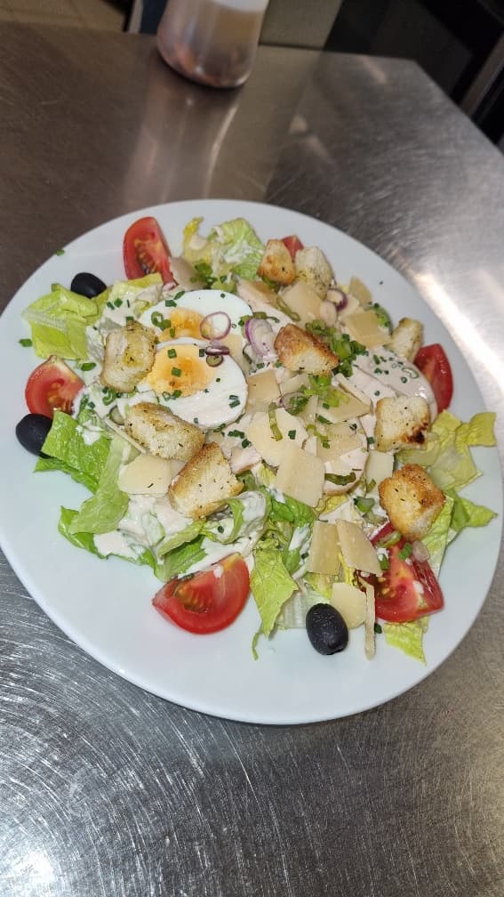 Plat maison de saison servi à La Toscane, adresse conviviale à Ouistreham