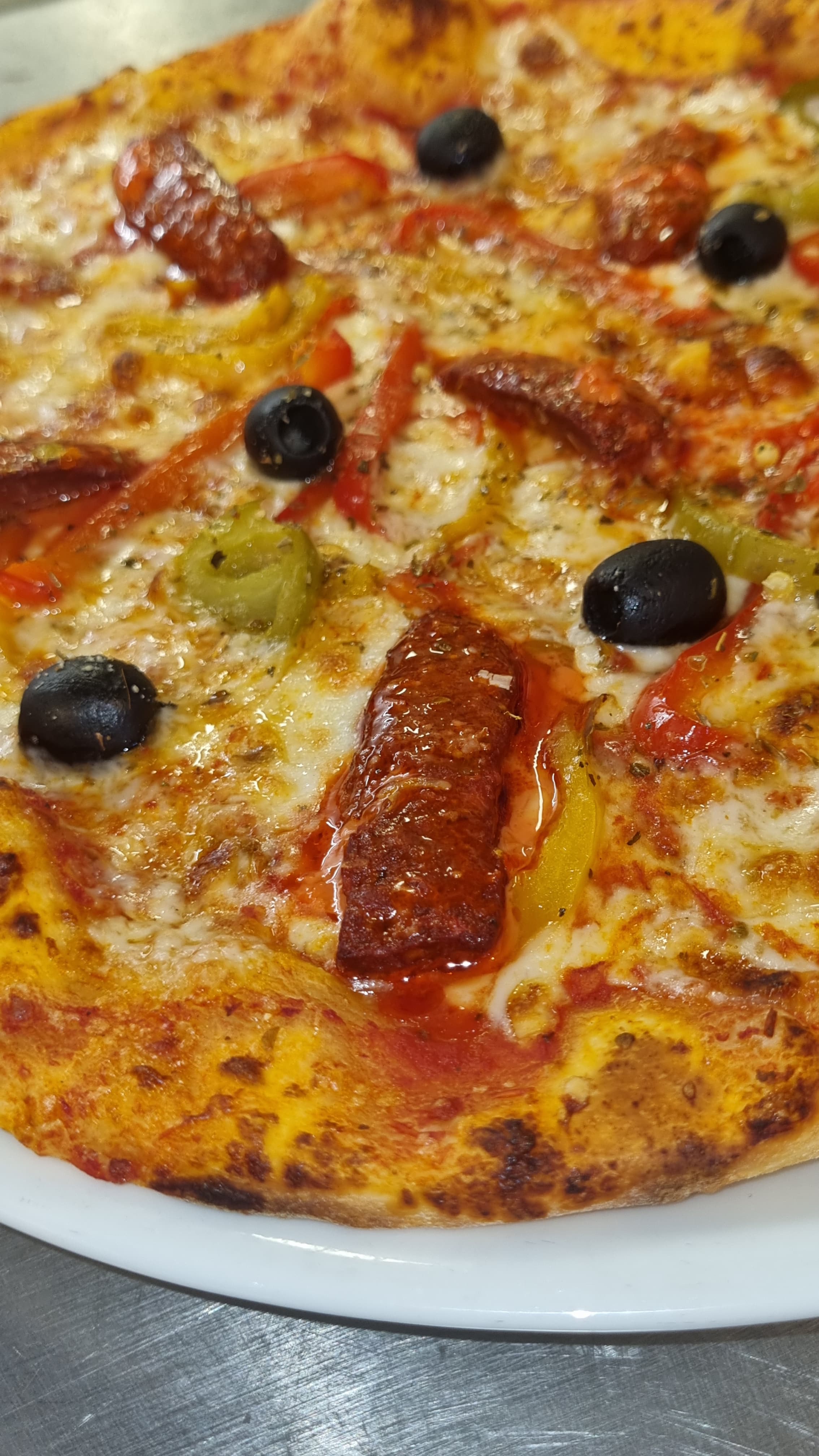 Pizza maison de La Toscane, restaurant et pizzeria près du phare de Ouistreham